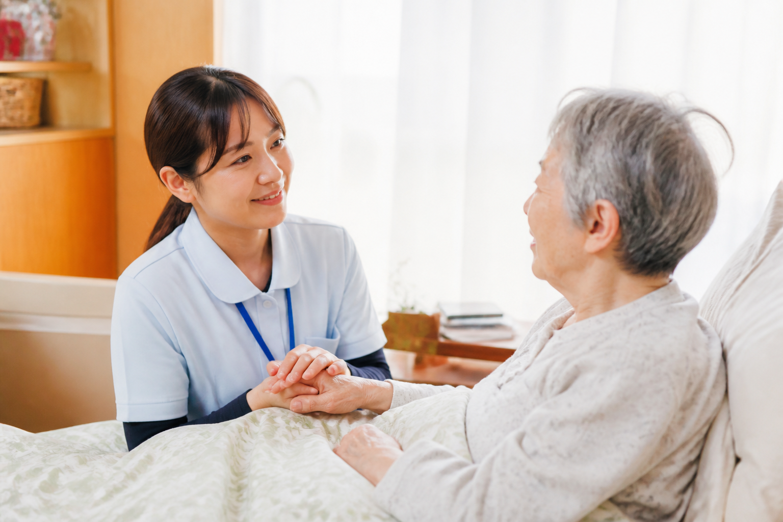 自宅で末期がん利用者に寄り添う訪問看護師